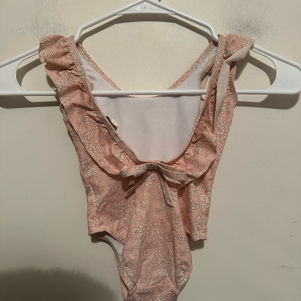 Oliver London Floral One piece bathing Suit Girl’s 1-2Y Swimwear